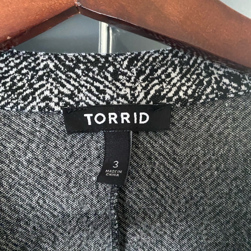 Beautiful gray jacket! - Picture 2 of 2